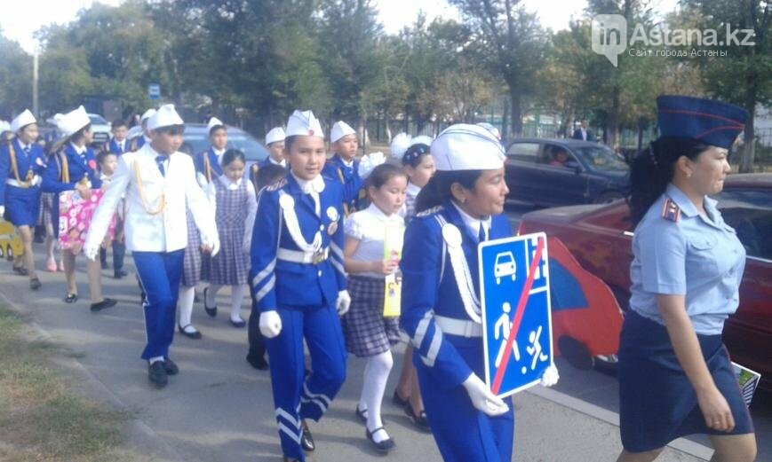 В Астане прошла акция «Шагающий автобус», фото-1 В Астане прошла акция «Шагающий автобус», фото-1