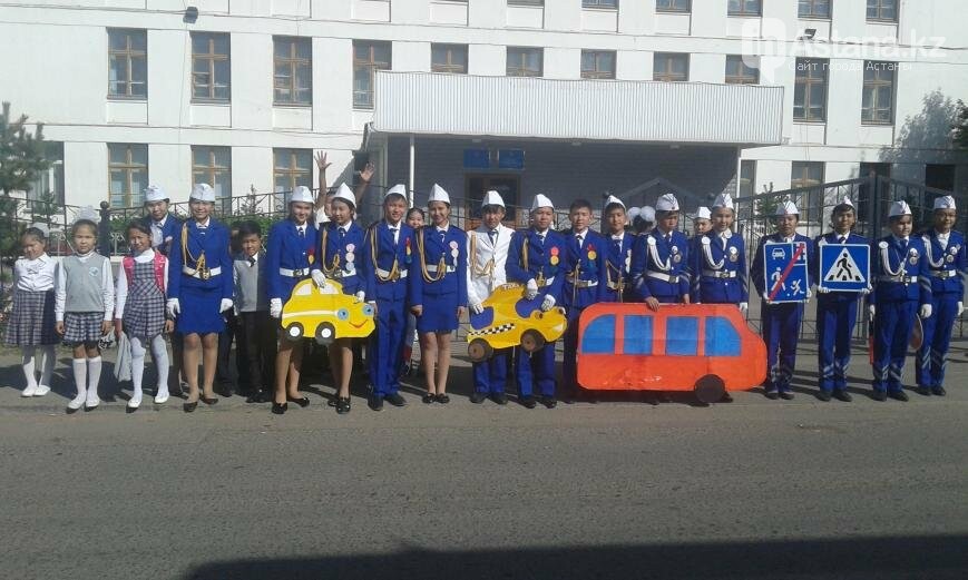 В Астане прошла акция «Шагающий автобус», фото-3 В Астане прошла акция «Шагающий автобус», фото-3