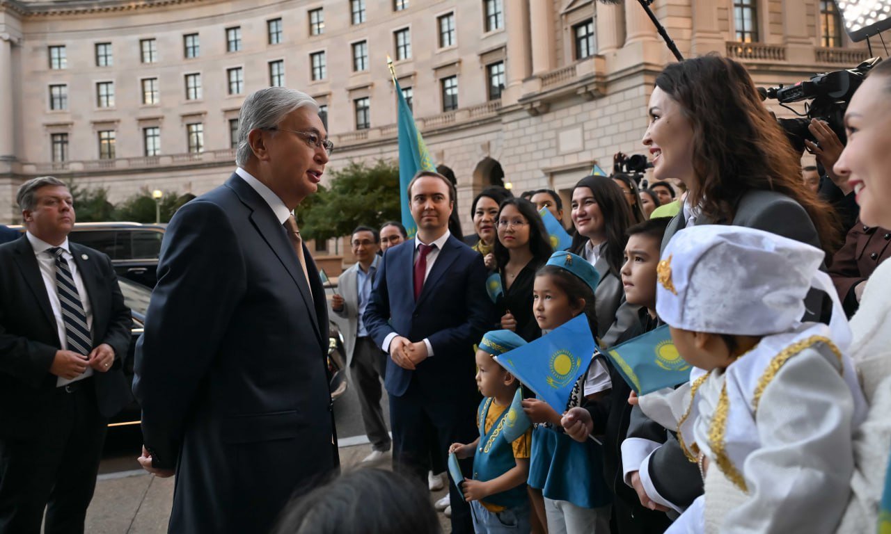 Касым-Жомарта Токаева приветствовали казахстанские студенты, обучающиеся в США