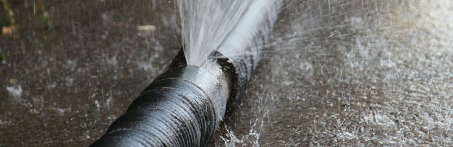 Если трубу прорвало только свистни